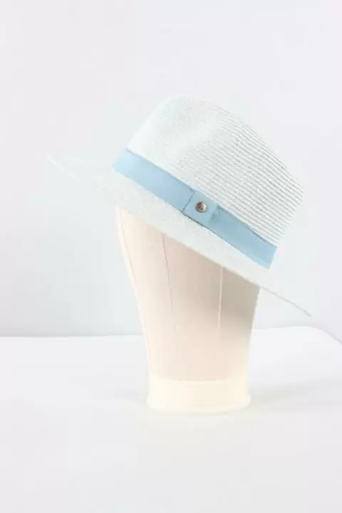 Caroline hat shop