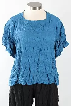 Chalet Apparel: Stylish & Comfortable Women's Fashion