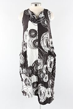 Crushed Pocket Dress - Black & White