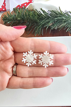 Snowflake Stud Earring - White Shimmer