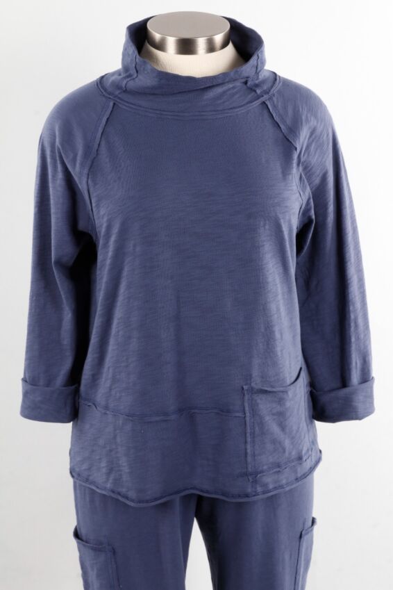 Roll Neck Pocket Pullover - Navy