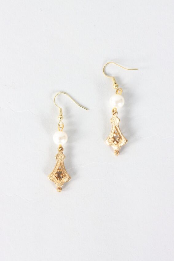 Pearl Accent Earring - Gold E